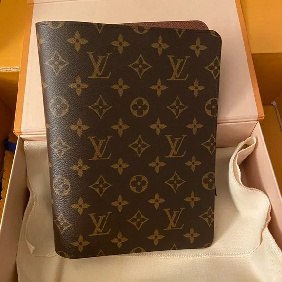 Louis Vuitton Desk Agenda Cover - Picture 3 of 3
